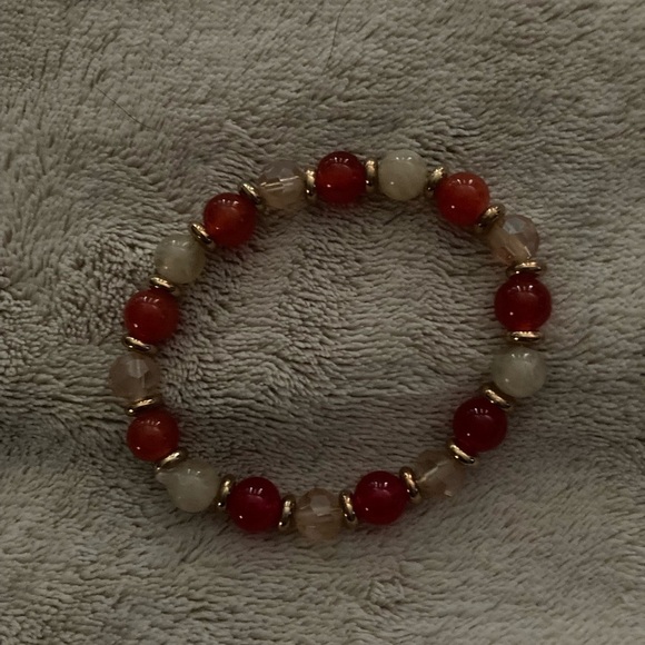 Elegant Red and Gold Beaded Bracelet - Picture 1 of 1